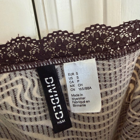 H&M Black and White Zebra Lace-Trim Tank Top - Picture 3 of 3